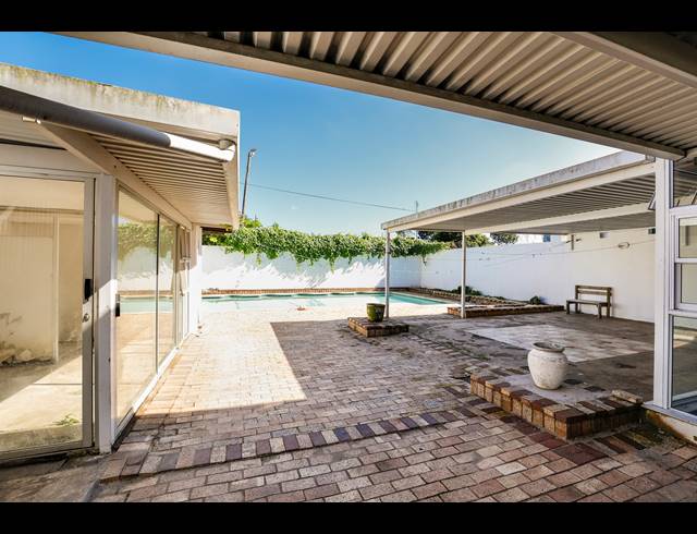 5 BEDROOM FREEHOLD FOR SALE IN SYDENHAM